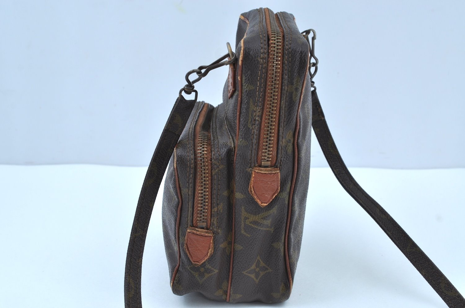 Authentic Louis Vuitton Monogram Amazone Shoulder Cross Body Bag Old Model K8695