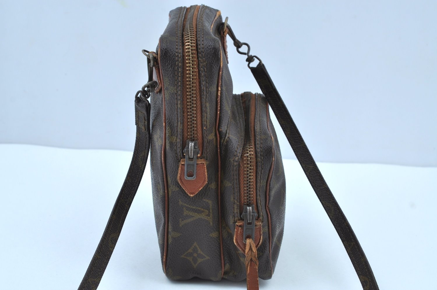 Authentic Louis Vuitton Monogram Amazone Shoulder Cross Body Bag Old Model K8695