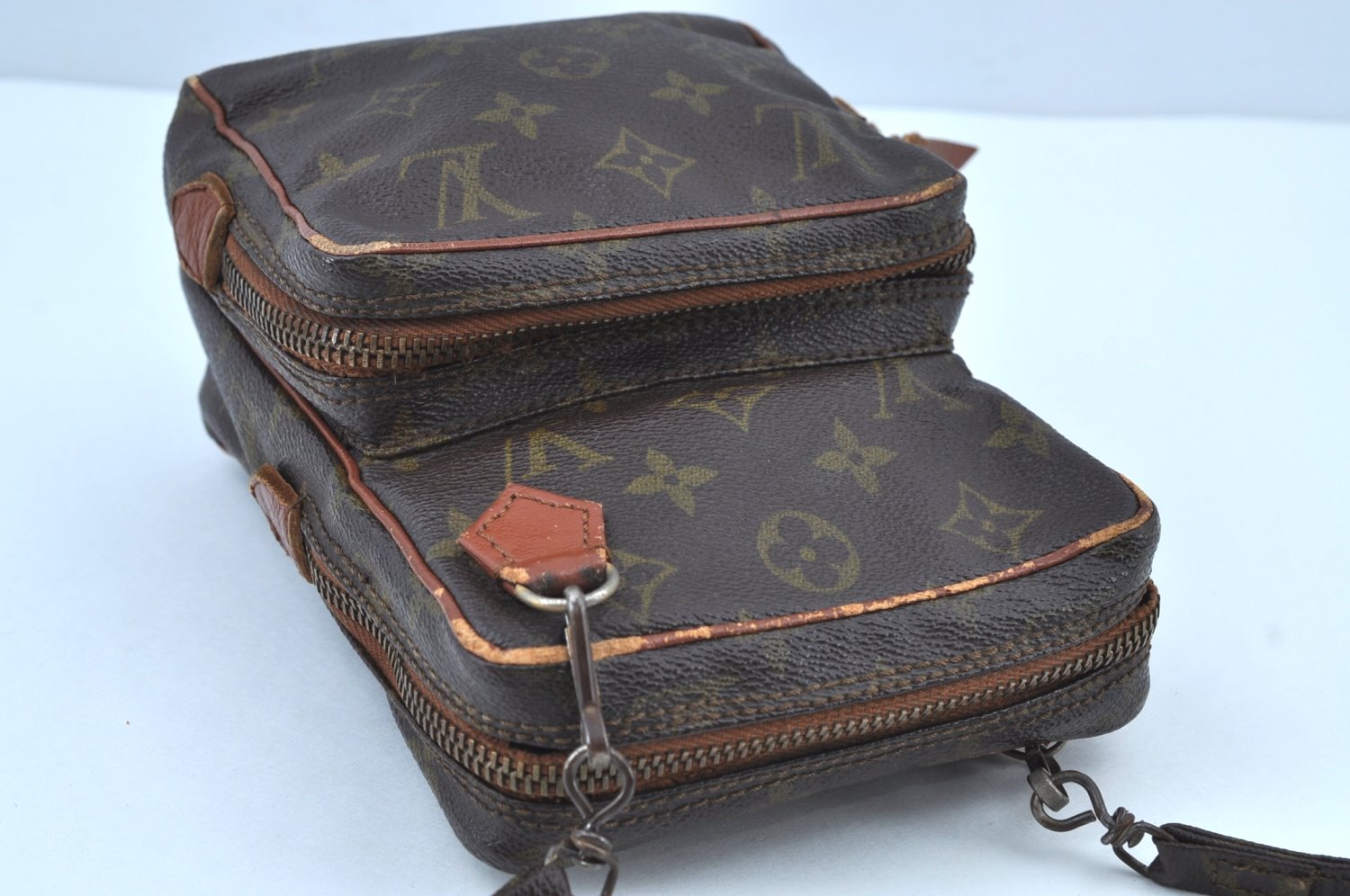 Authentic Louis Vuitton Monogram Amazone Shoulder Cross Body Bag Old Model K8695