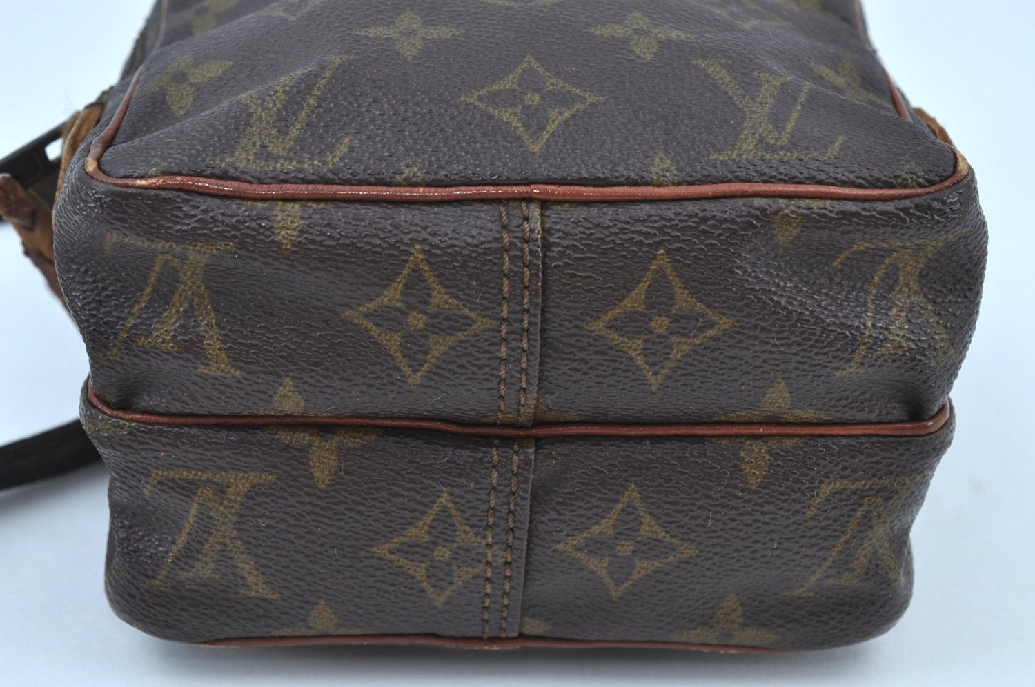 Authentic Louis Vuitton Monogram Amazone Shoulder Cross Body Bag Old Model K8695