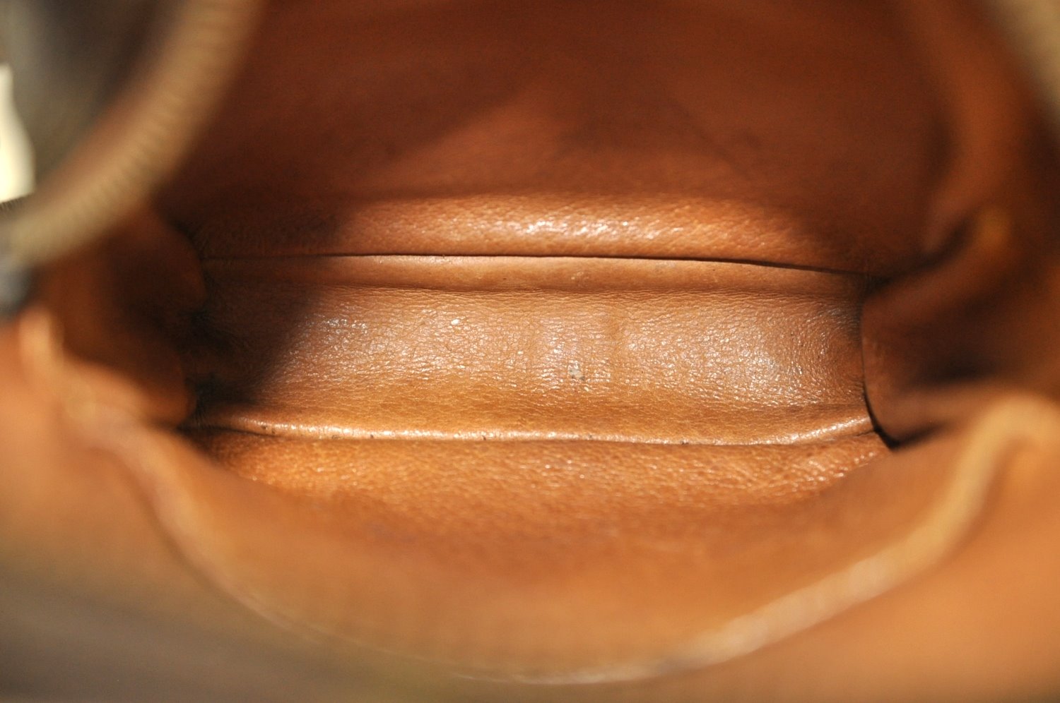 Authentic Louis Vuitton Monogram Amazone Shoulder Cross Body Bag Old Model K8695