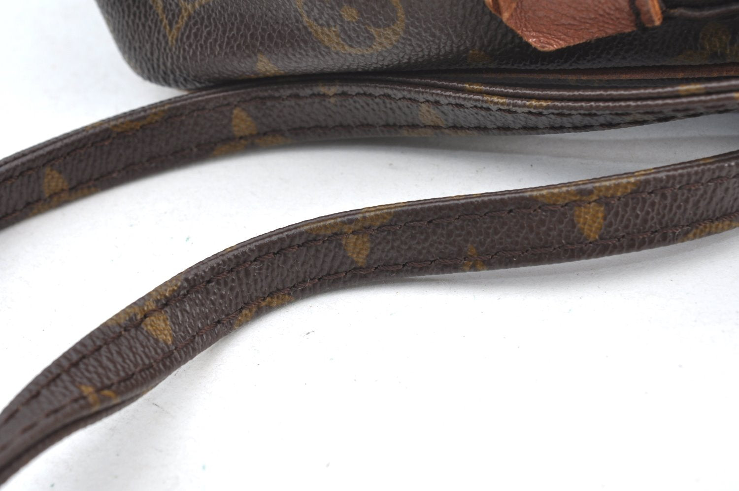 Authentic Louis Vuitton Monogram Danube Shoulder Cross Bag Old Model LV K8696