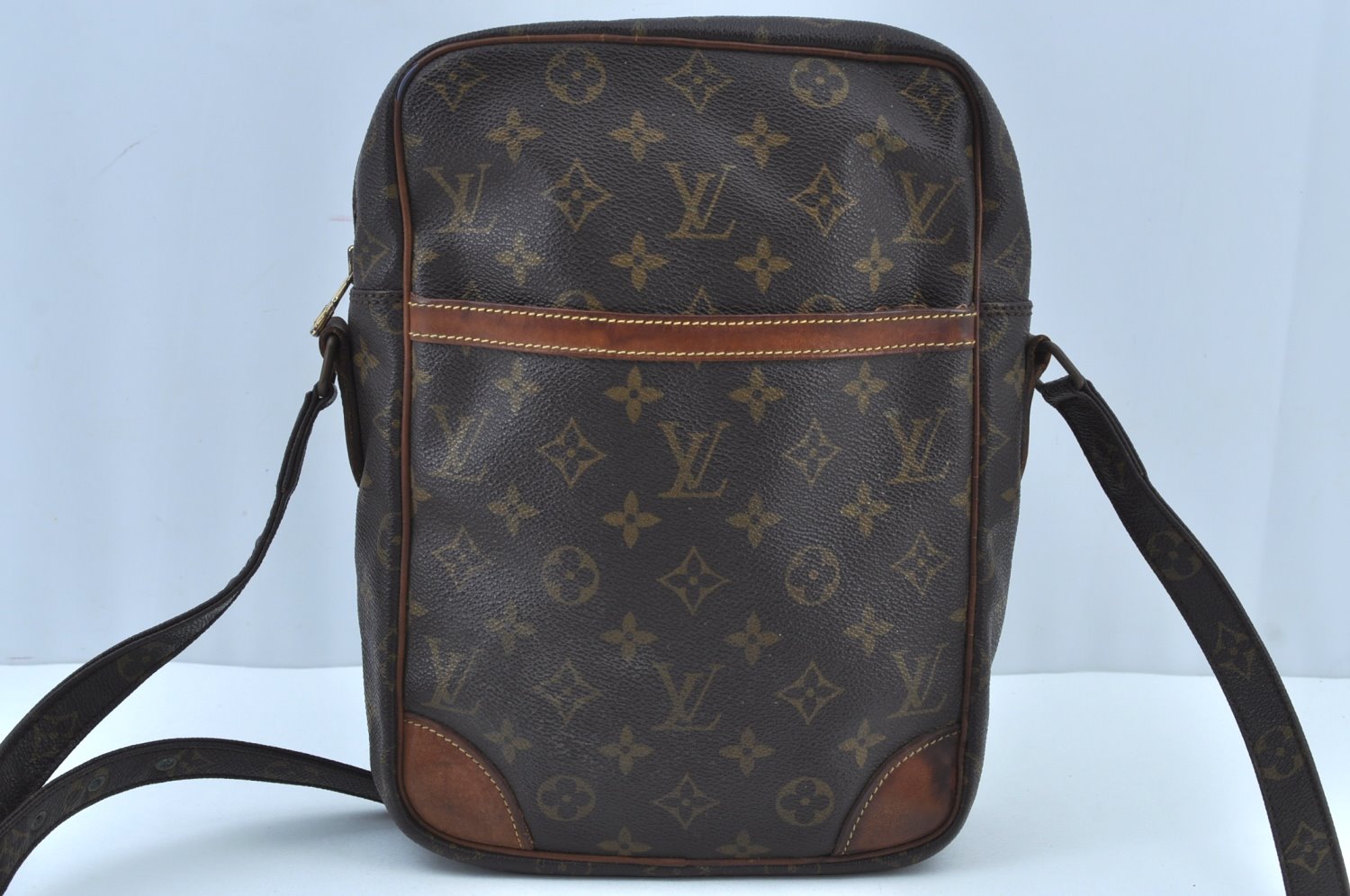 Authentic Louis Vuitton Monogram Danube MM Shoulder Cross Bag M45264 LV K8698
