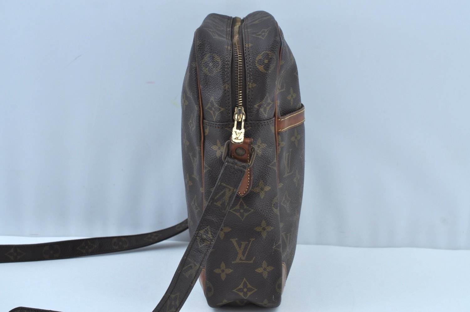 Authentic Louis Vuitton Monogram Danube MM Shoulder Cross Bag M45264 LV K8698