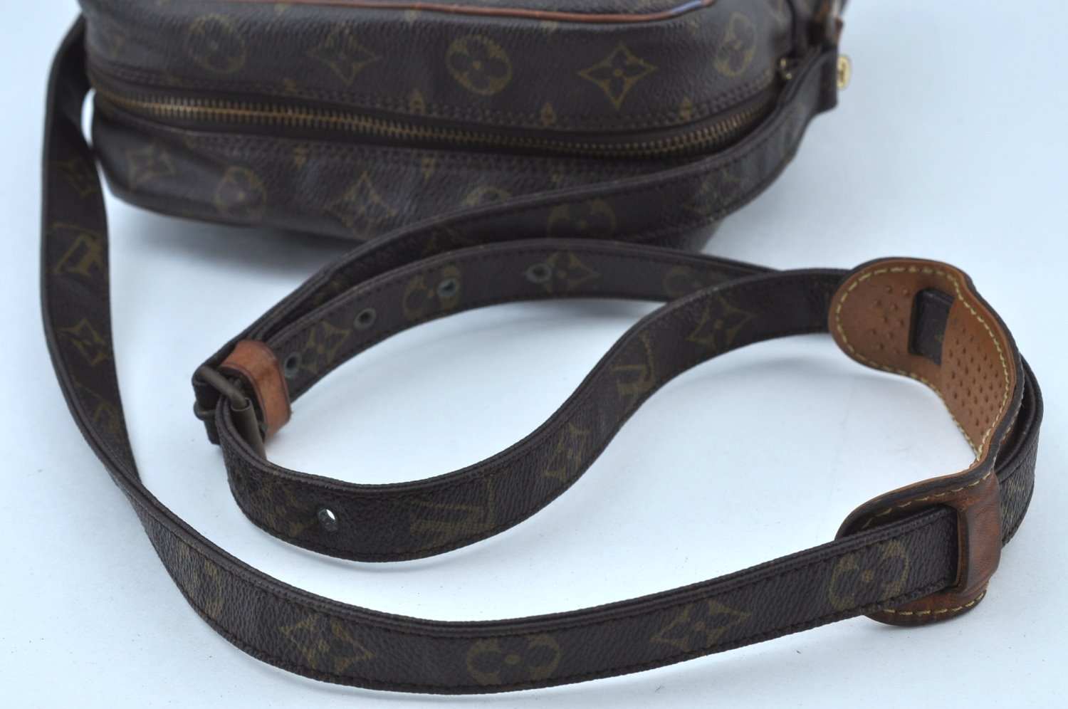 Authentic Louis Vuitton Monogram Danube MM Shoulder Cross Bag M45264 LV K8698