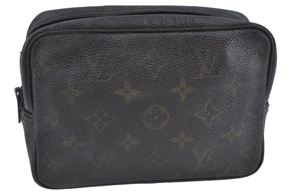 Auth Louis Vuitton Monogram Trousse Toilette 18 Clutch Hand Bag Old Model K8703