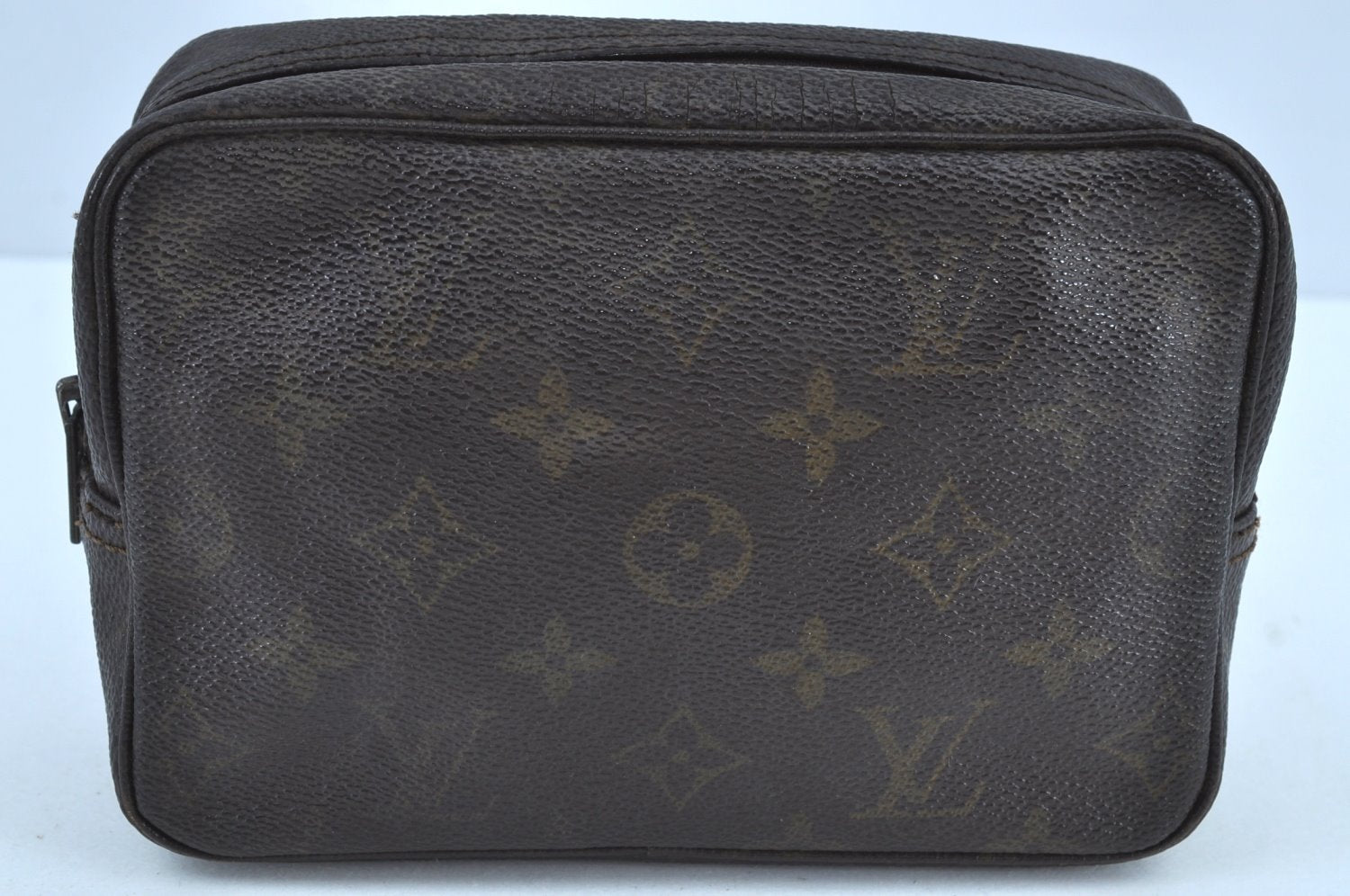 Auth Louis Vuitton Monogram Trousse Toilette 18 Clutch Hand Bag Old Model K8703