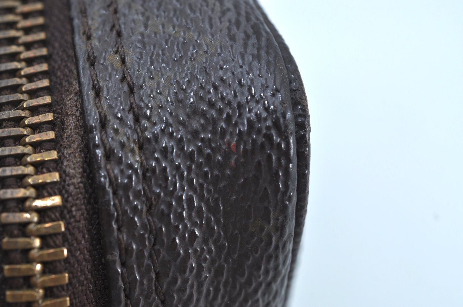 Auth Louis Vuitton Monogram Trousse Toilette 18 Clutch Hand Bag Old Model K8703