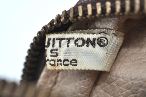 Auth Louis Vuitton Monogram Trousse Toilette 18 Clutch Hand Bag Old Model K8703