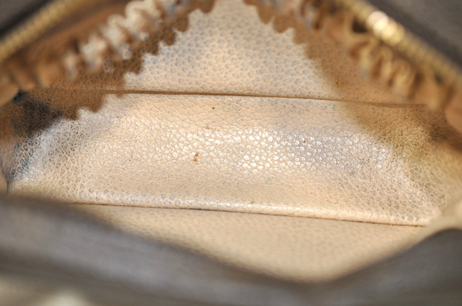 Auth Louis Vuitton Monogram Trousse Toilette 18 Clutch Hand Bag Old Model K8703