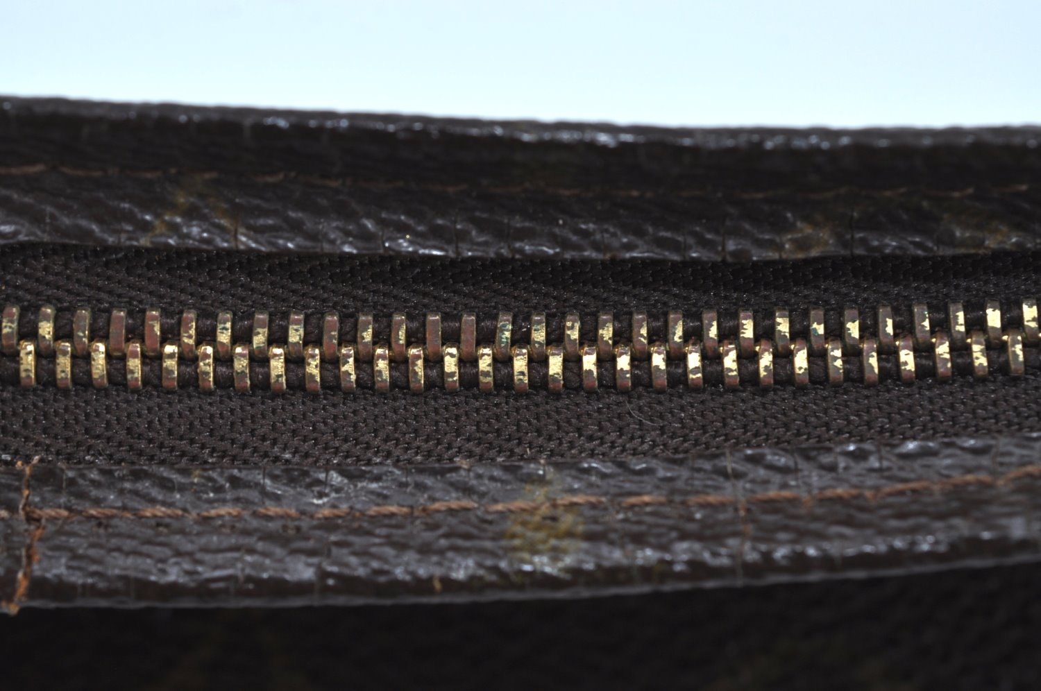 Authentic Louis Vuitton Monogram Poche Toilette 26 M47542 Cosmetics Pouch K8706