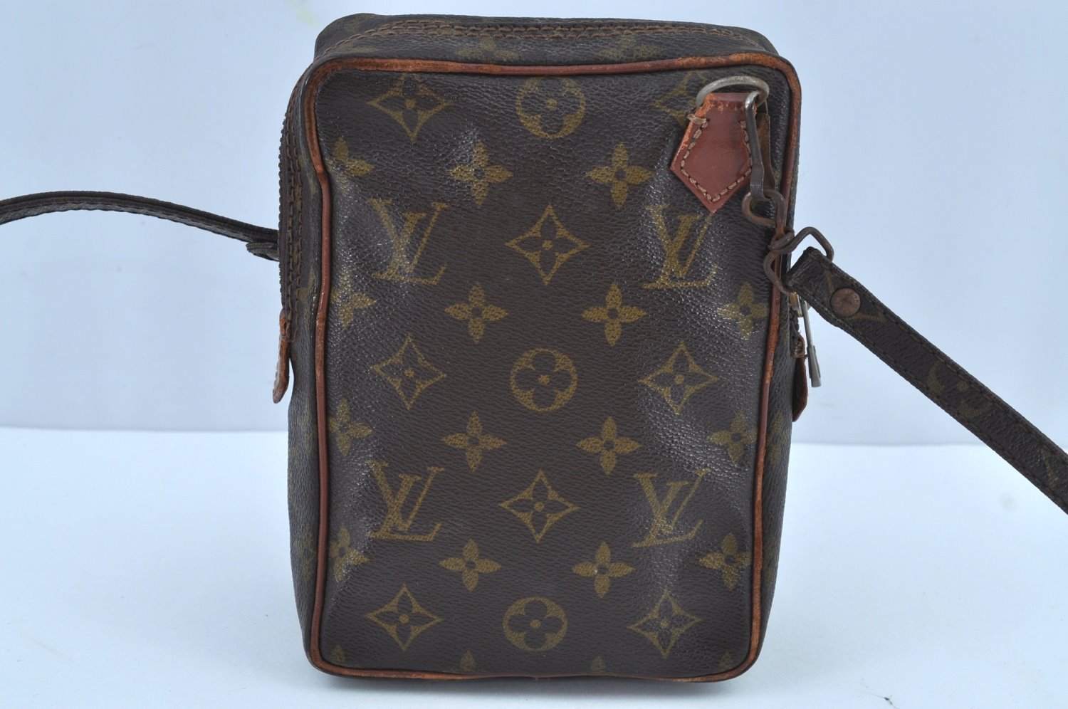Authentic Louis Vuitton Monogram Amazone Shoulder Cross Bag Old Model Junk K8714