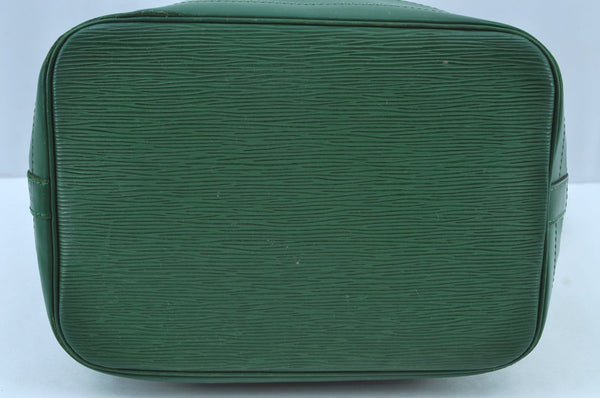 Authentic Louis Vuitton Epi Noe Shoulder Drawstring Bag Green M44004 LV K8734