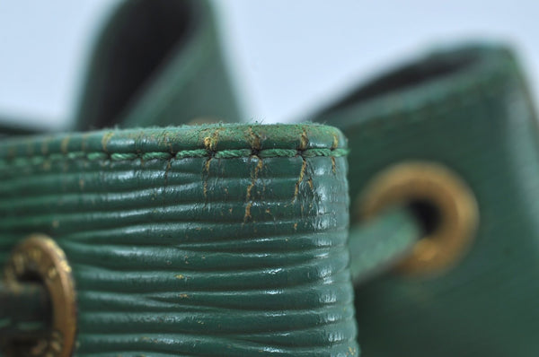 Authentic Louis Vuitton Epi Noe Shoulder Drawstring Bag Green M44004 LV K8734