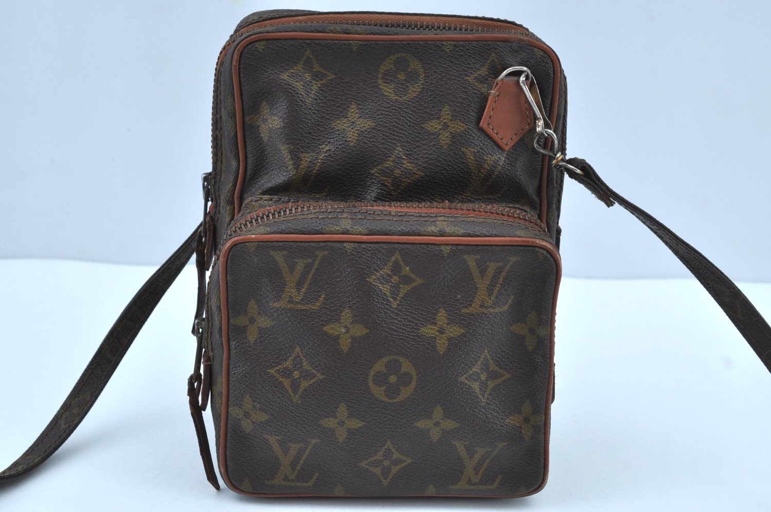 Authentic Louis Vuitton Monogram Amazone Shoulder Cross Body Bag Old Model K8751