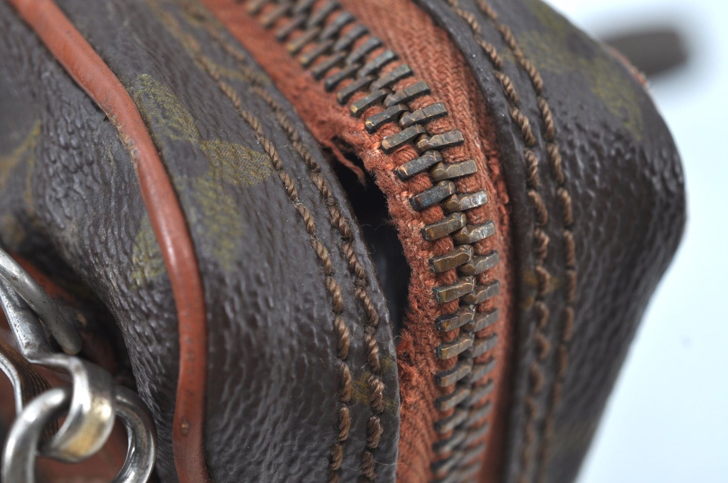 Authentic Louis Vuitton Monogram Amazone Shoulder Cross Body Bag Old Model K8751