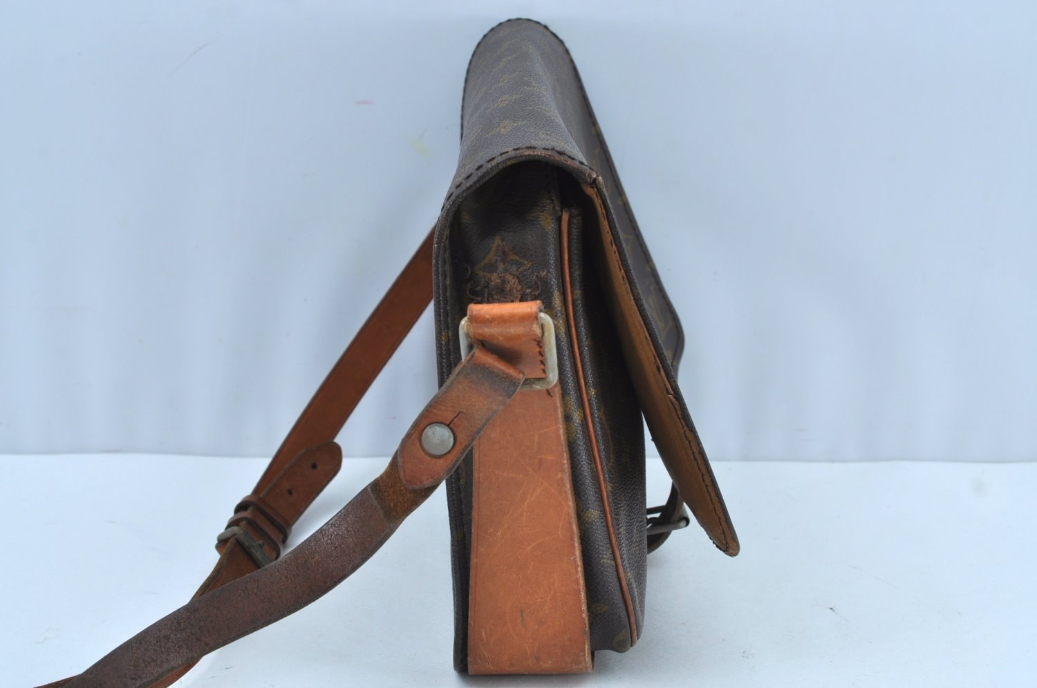 Authentic Louis Vuitton Monogram Cartouchiere GM Shoulder Bag Old Model K8753