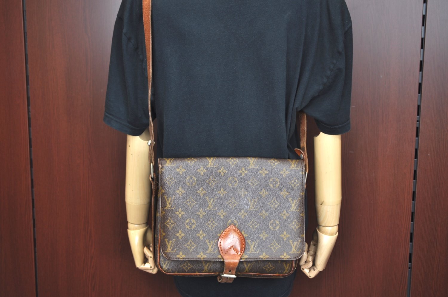 Authentic Louis Vuitton Monogram Cartouchiere GM Shoulder Bag Old Model K8753