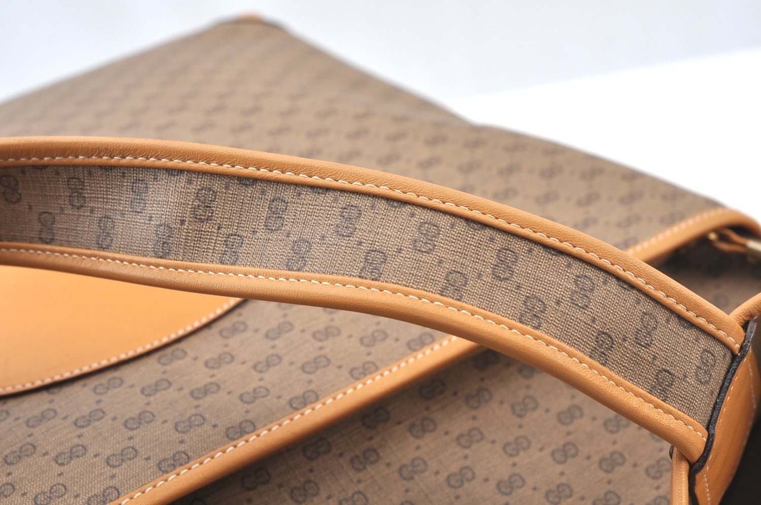 Authentic GUCCI Micro GG PVC Leather ShoulderTote Bag Brown K8895