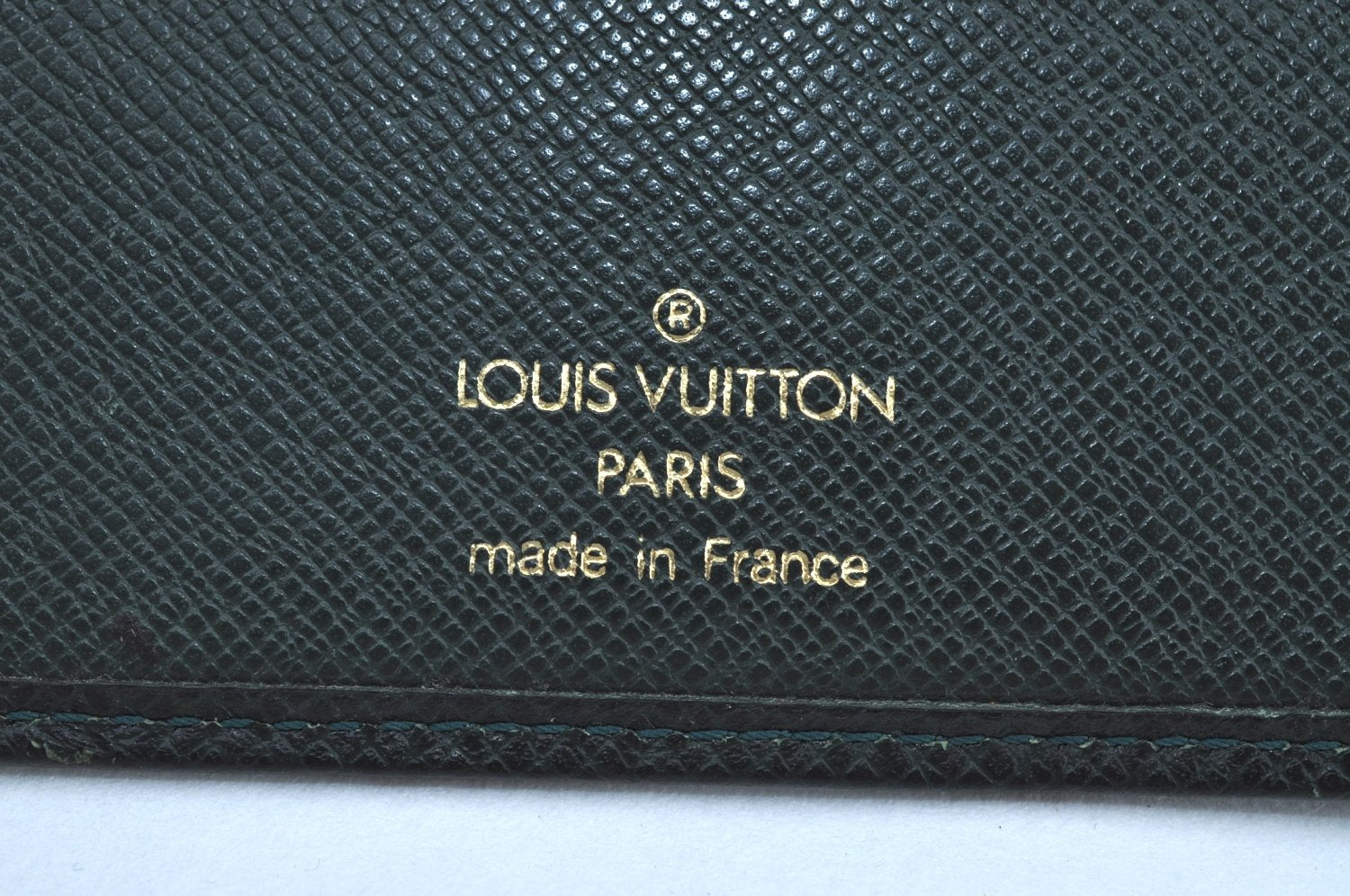 Auth Louis Vuitton Taiga Porte Valeurs Cartes Credit Wallet M30394 Green K8904