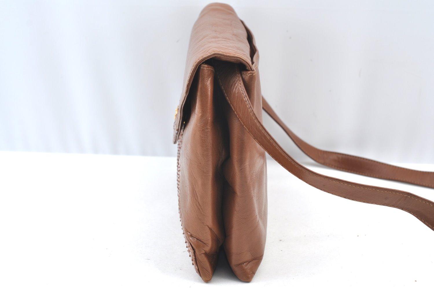 Authentic GUCCI Shoulder Cross Bag Leather Brown K8906