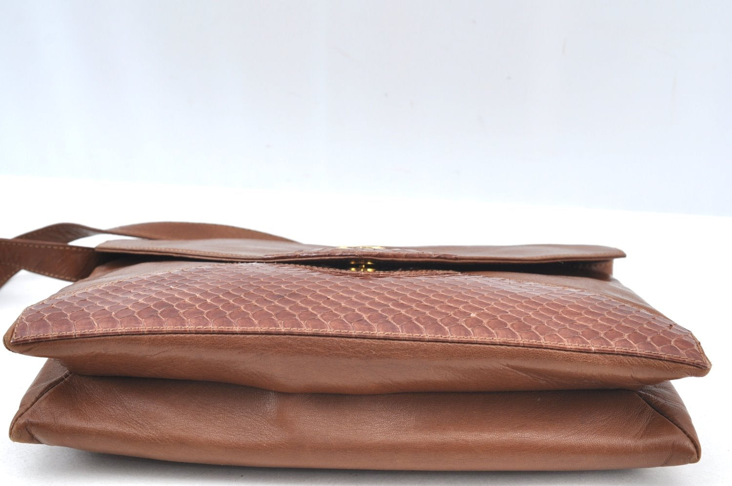 Authentic GUCCI Shoulder Cross Bag Leather Brown K8906