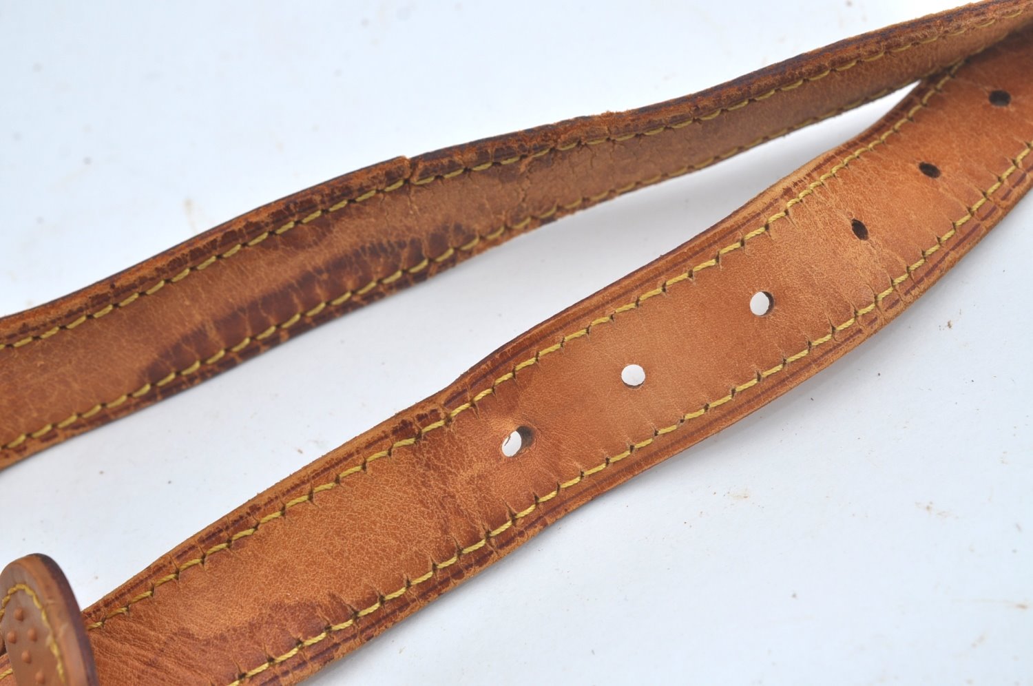 Authentic Louis Vuitton Leather Shoulder Strap Beige 40.2-47.2