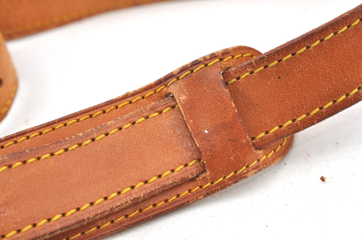 Authentic Louis Vuitton Leather Shoulder Strap Beige 40.2-47.2