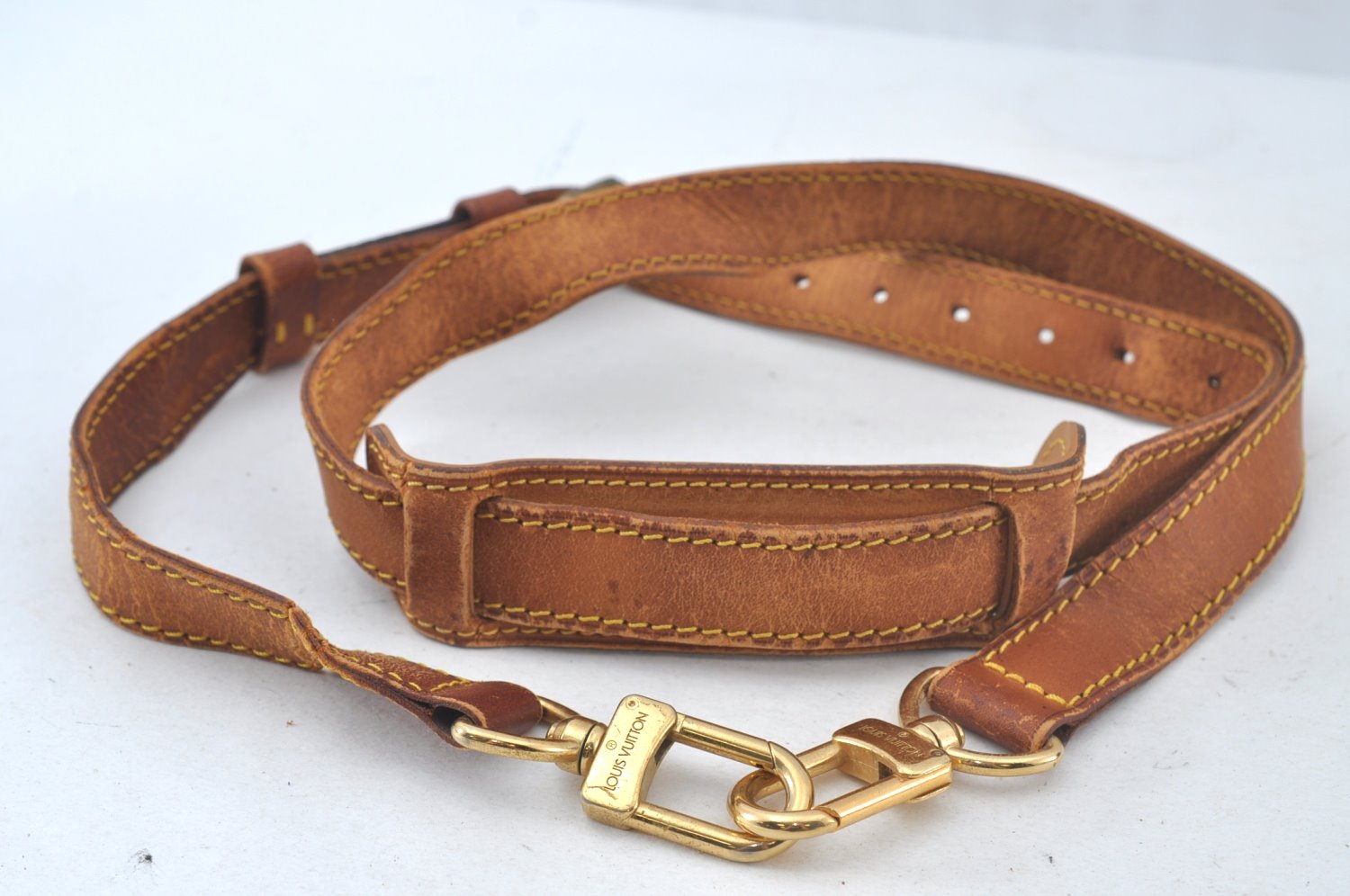 Authentic Louis Vuitton Leather Shoulder Strap 40.6-48