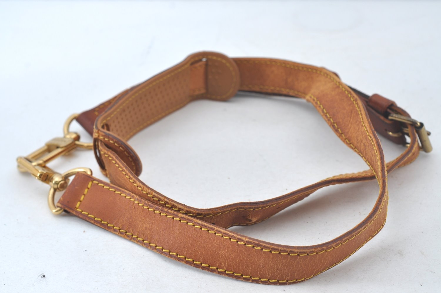 Authentic Louis Vuitton Leather Shoulder Strap 40.6-48