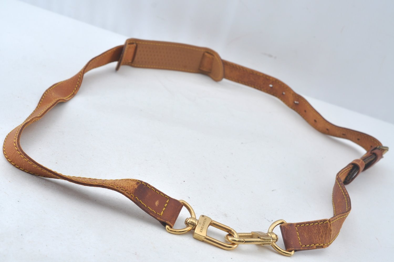 Authentic Louis Vuitton Leather Shoulder Strap 40.6-48