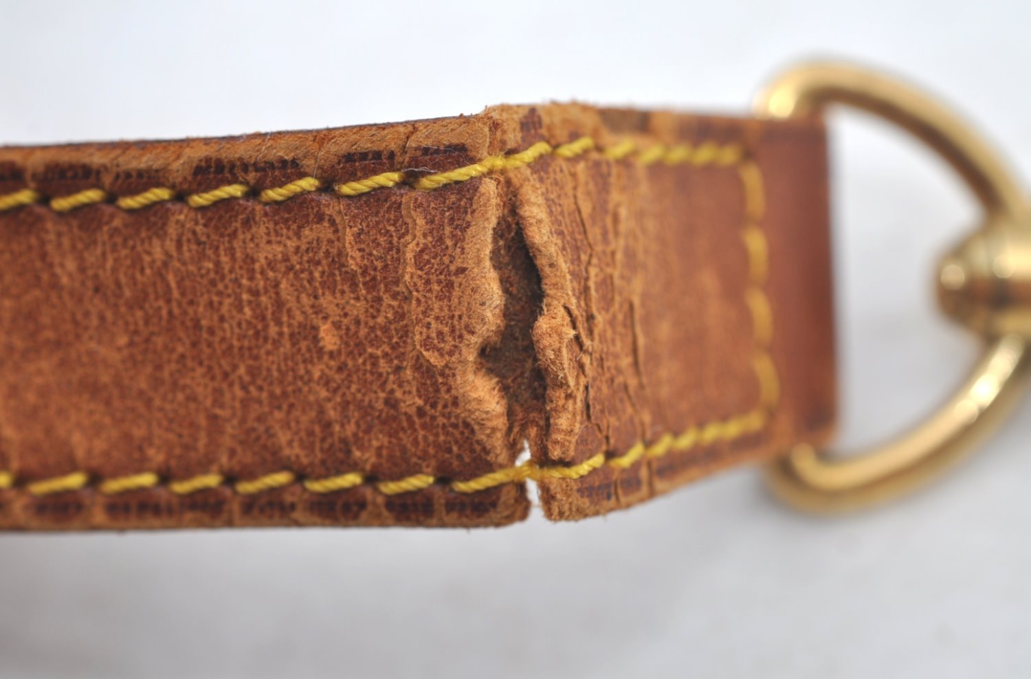 Authentic Louis Vuitton Leather Shoulder Strap 40.6-48