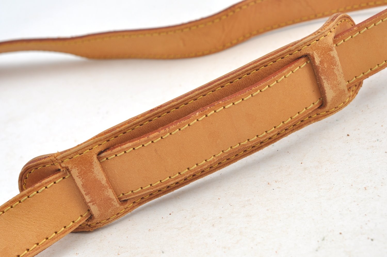 Authentic Louis Vuitton Leather Shoulder Strap Beige 39.8-46.9