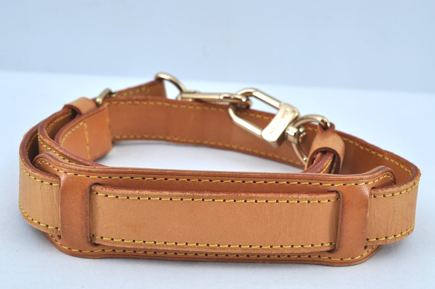 Authentic Louis Vuitton Leather Shoulder Strap Beige 34.6-41.7