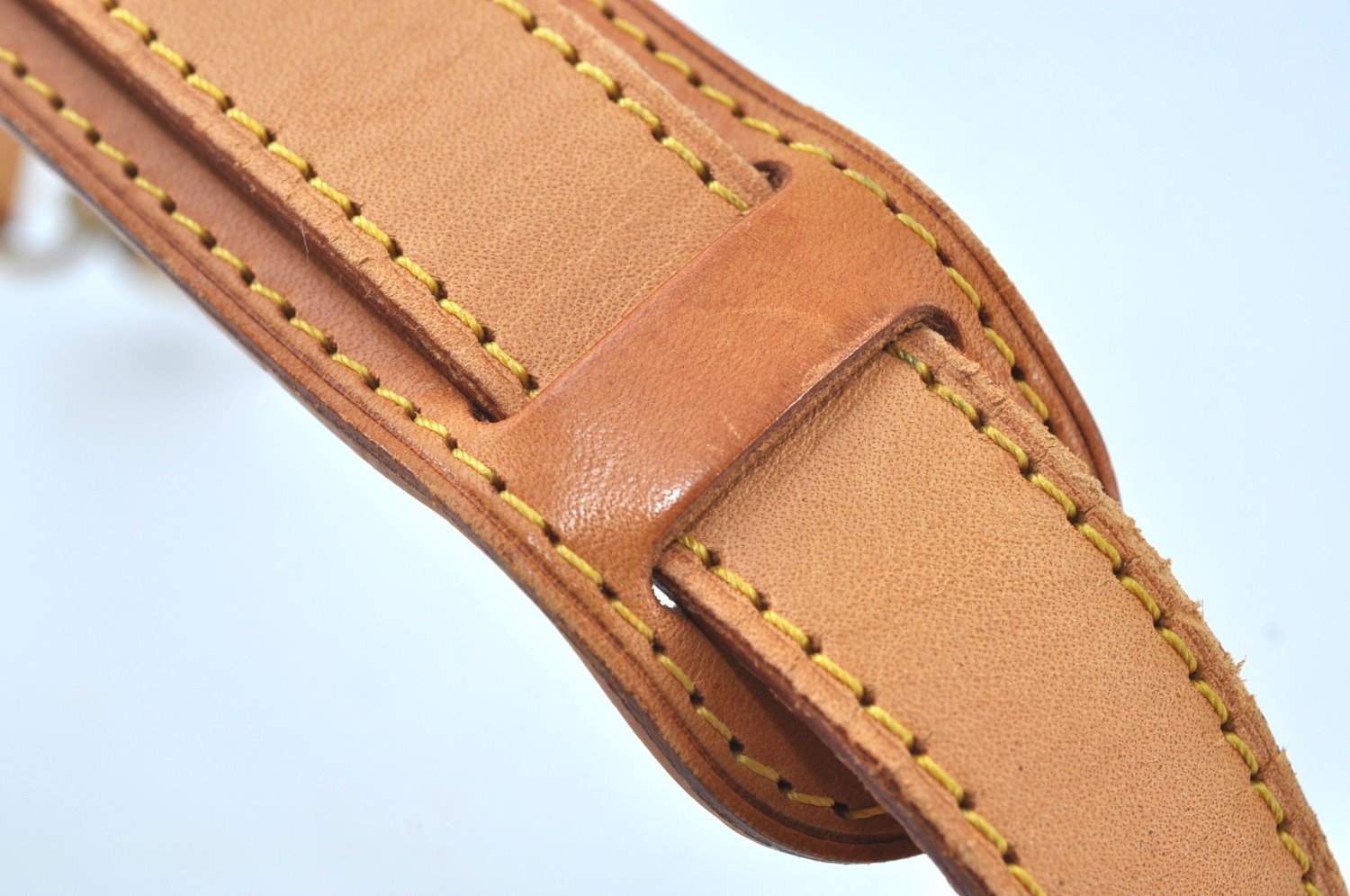 Authentic Louis Vuitton Leather Shoulder Strap Beige 34.6-41.7