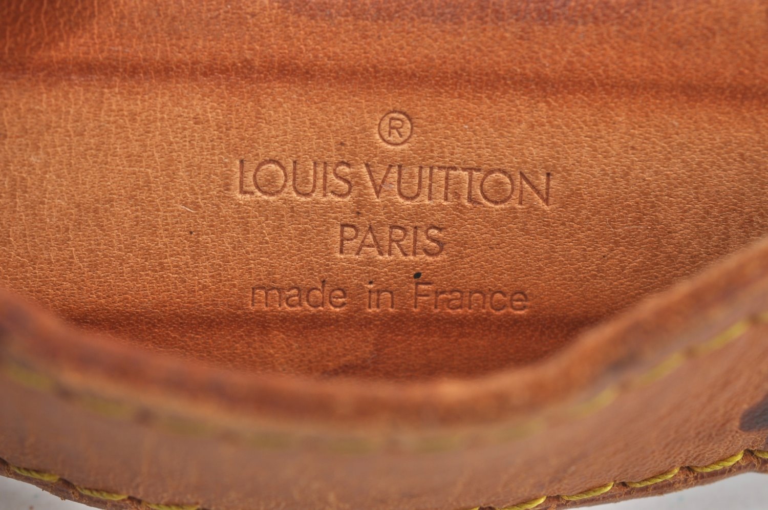 Authentic Louis Vuitton Leather Shoulder Strap Beige 0.4-42.9