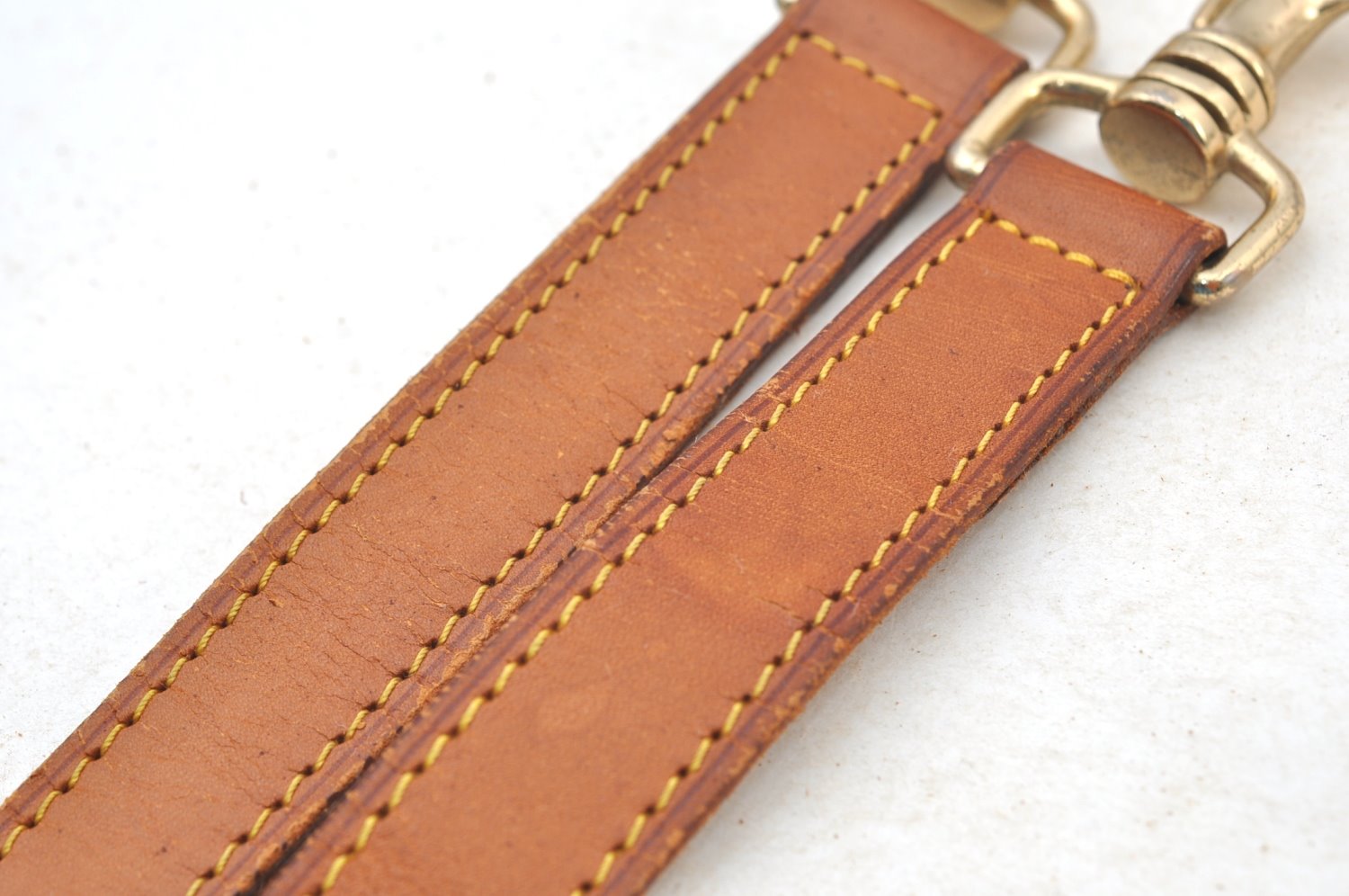 Authentic Louis Vuitton Leather Shoulder Strap Beige 40.6-47.6