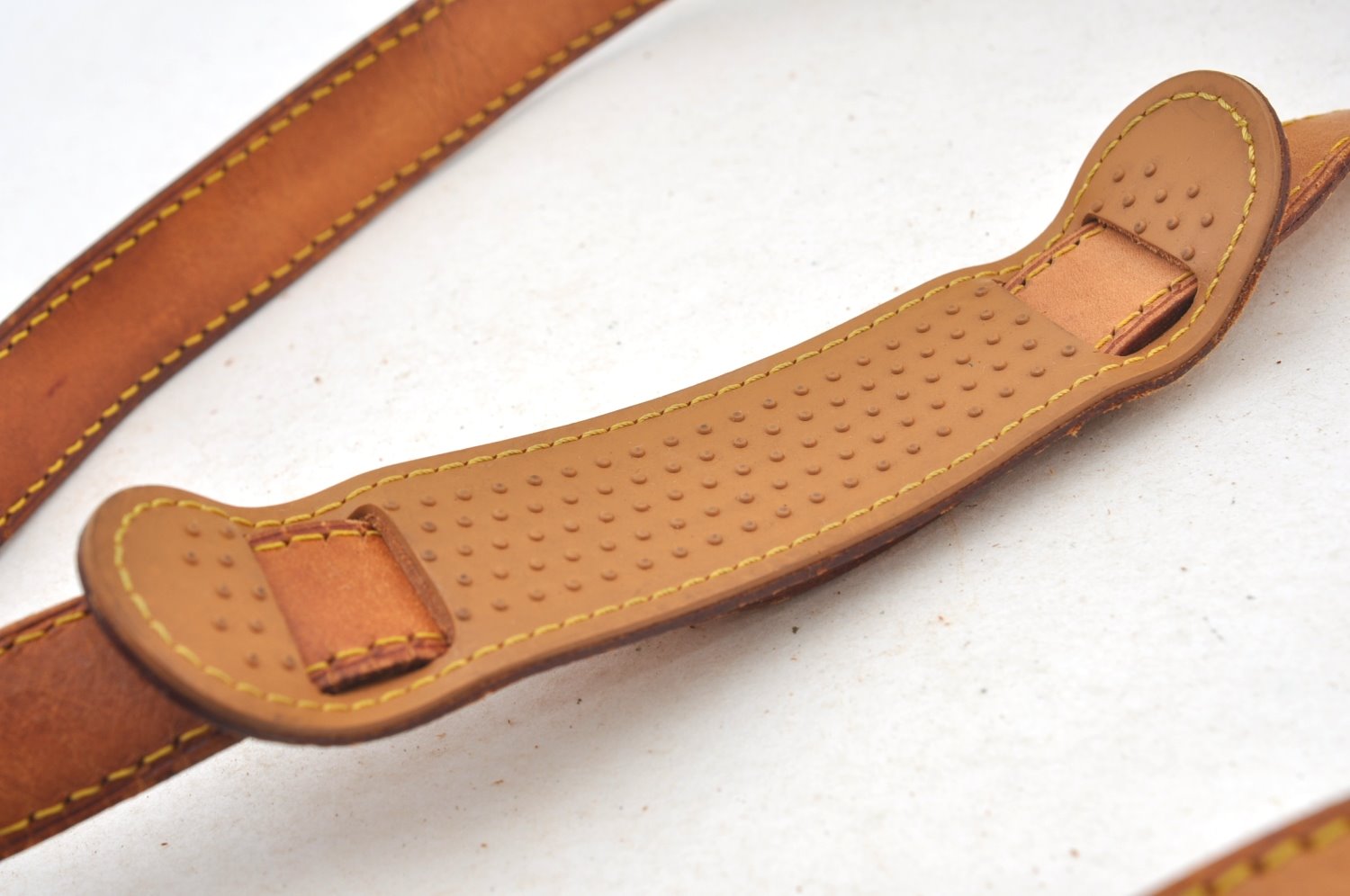 Authentic Louis Vuitton Leather Shoulder Strap Beige 39.4-46.5