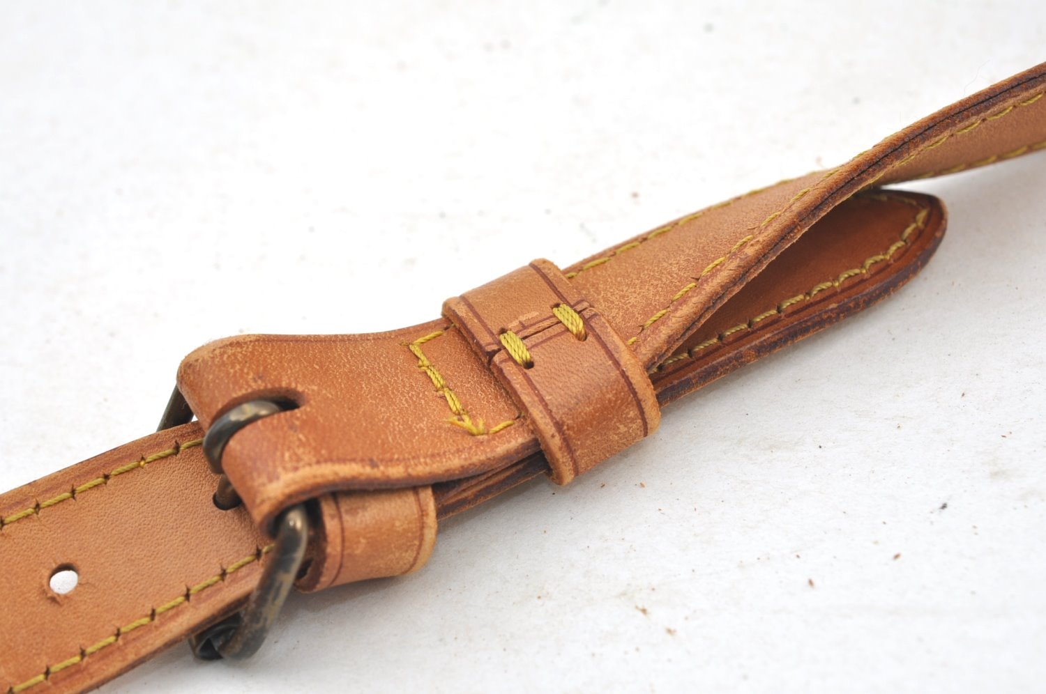 Authentic Louis Vuitton Leather Shoulder Strap Beige 36.2-43.3