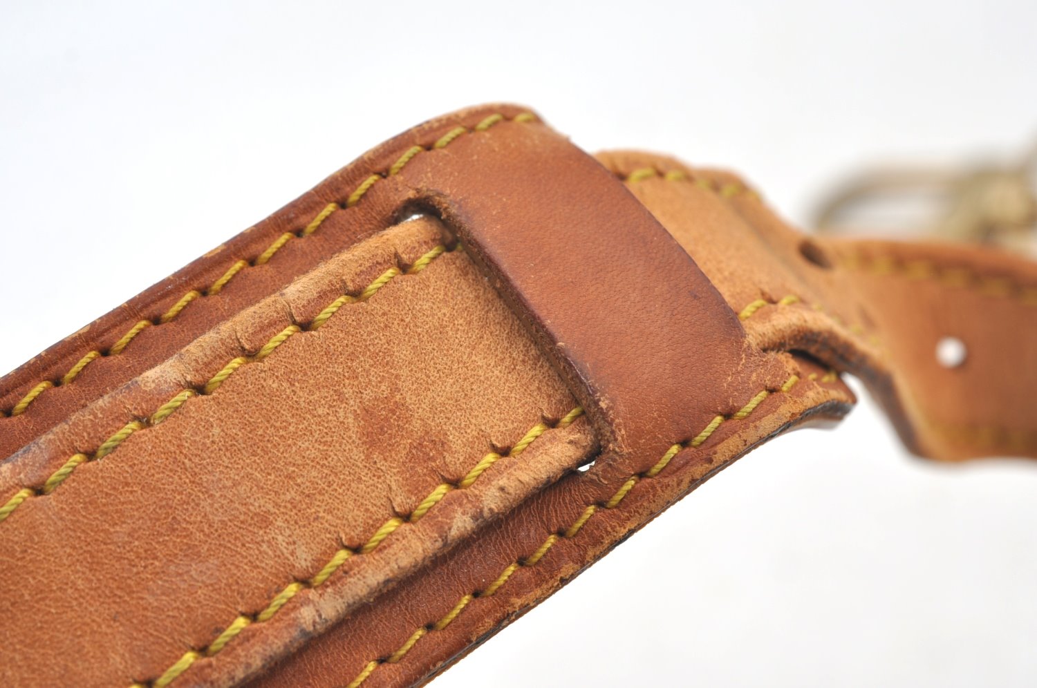 Authentic Louis Vuitton Leather Shoulder Strap Beige 36.2-43.3