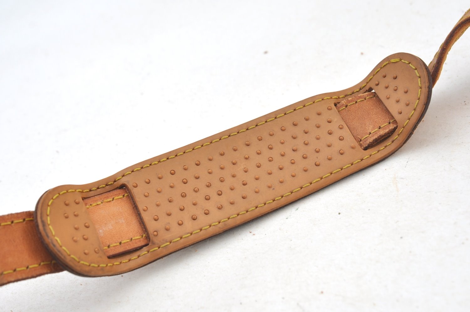 Authentic Louis Vuitton Leather Shoulder Strap Beige 36.2-43.3