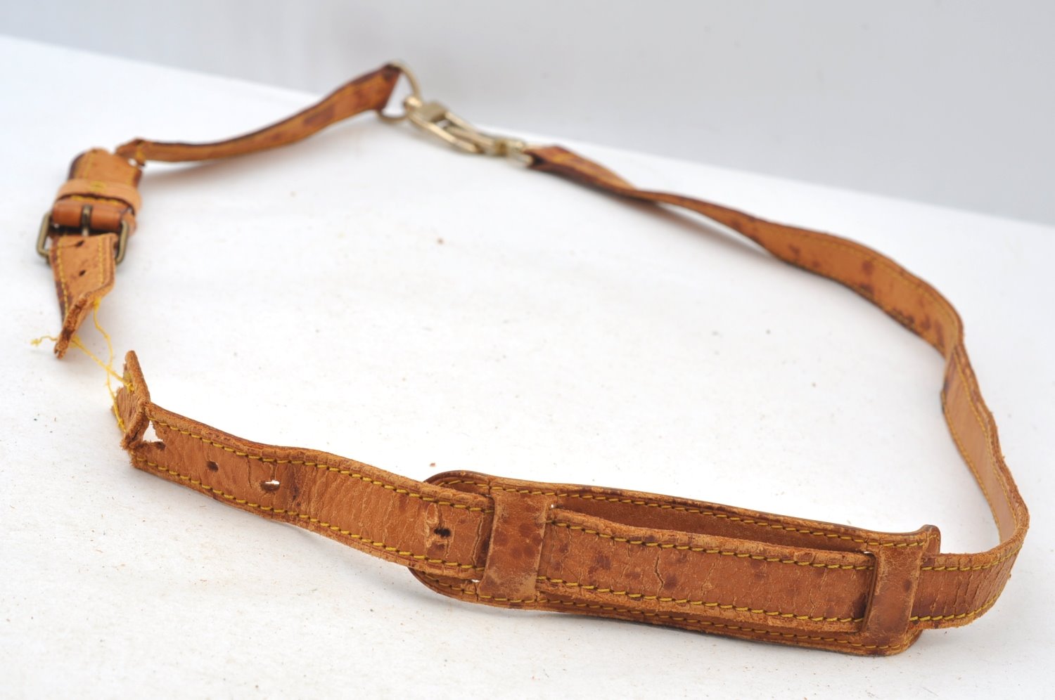 Authentic Louis Vuitton Leather Shoulder Strap Beige 40.9-48