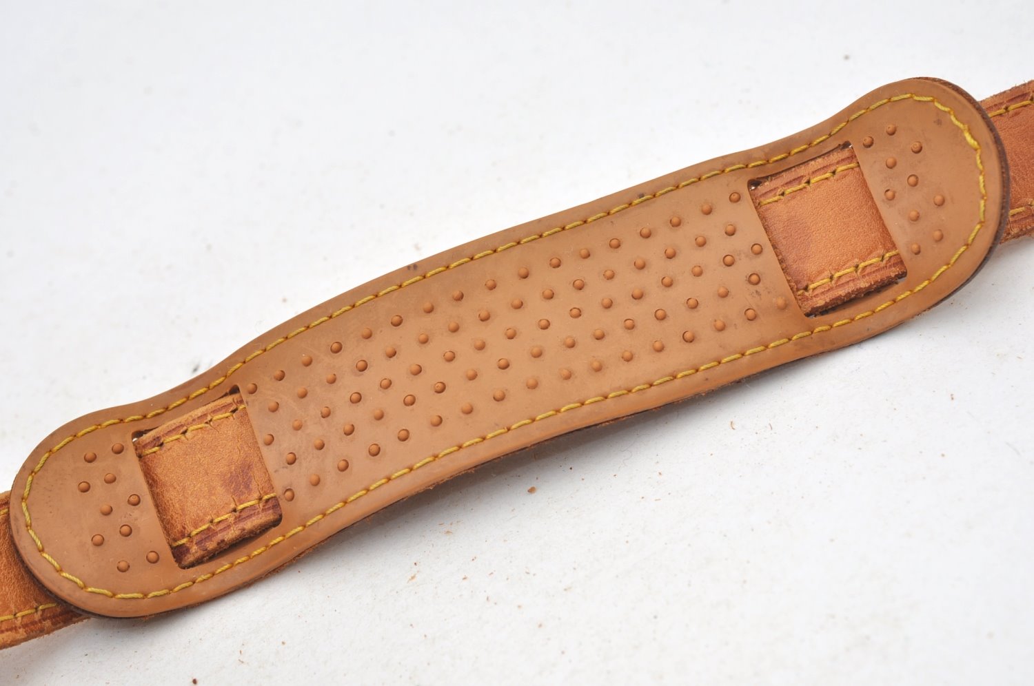 Authentic Louis Vuitton Leather Shoulder Strap Beige 40.9-48