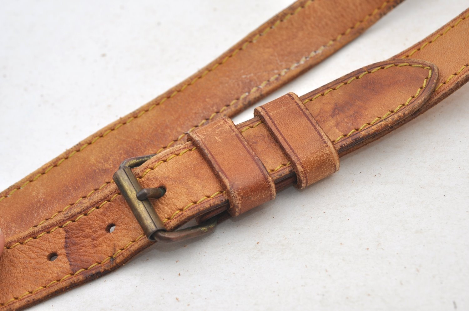 Authentic Louis Vuitton Leather Shoulder Strap Beige 40.9-48