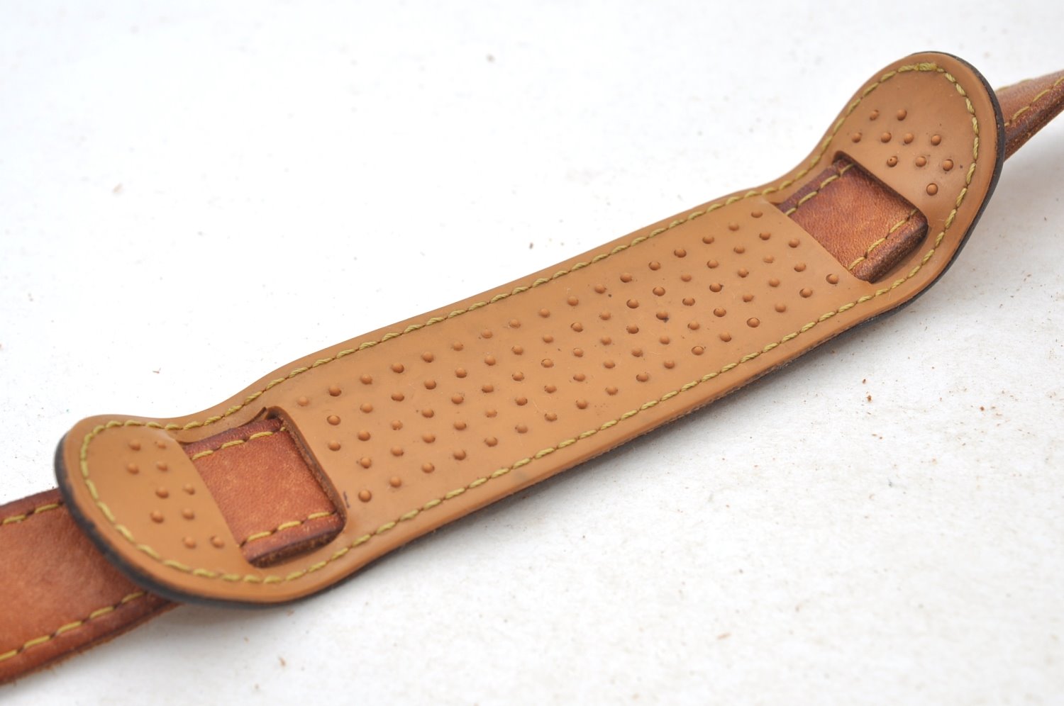 Authentic Louis Vuitton Leather Shoulder Strap Beige 40.9-48