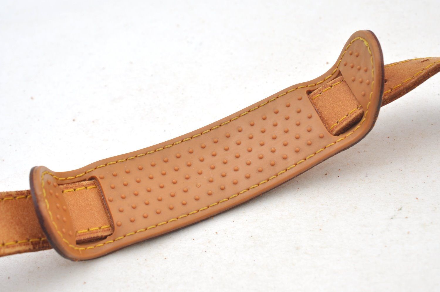 Authentic Louis Vuitton Leather Shoulder Strap Beige 40.6-46.1