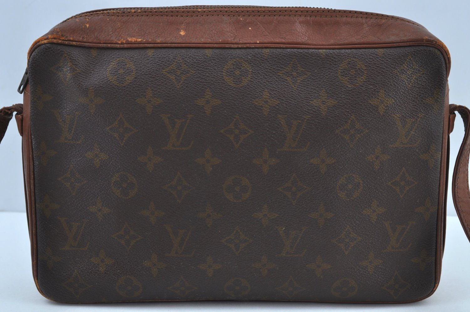 Authentic Louis Vuitton Monogram Sac Bandouliere 30 Shoulder Bag Old Model K8978