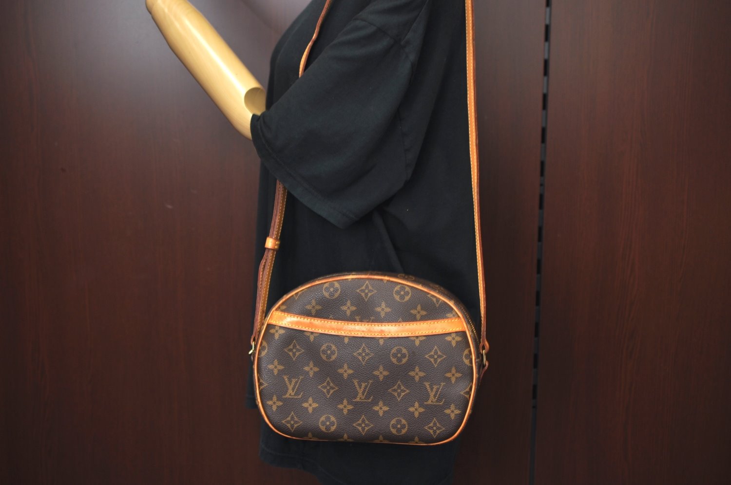 Authentic Louis Vuitton Monogram Blois Shoulder Cross Body Bag M51221 LV K9000