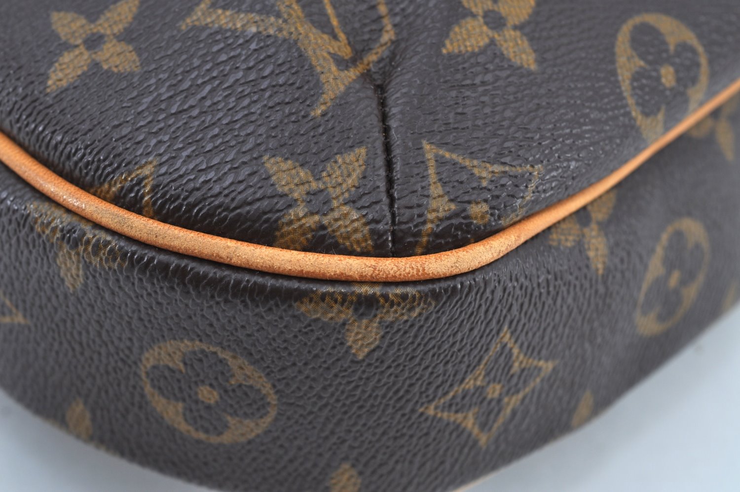 Authentic Louis Vuitton Monogram Odeon MM Shoulder Cross Bag M56389 LV K9005