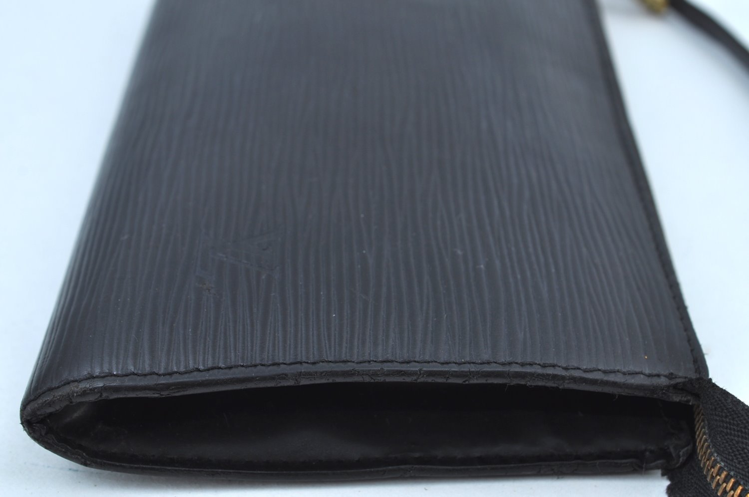 Authentic Louis Vuitton Epi Pochette Accessoires Pouch Black M52952 LV K9036